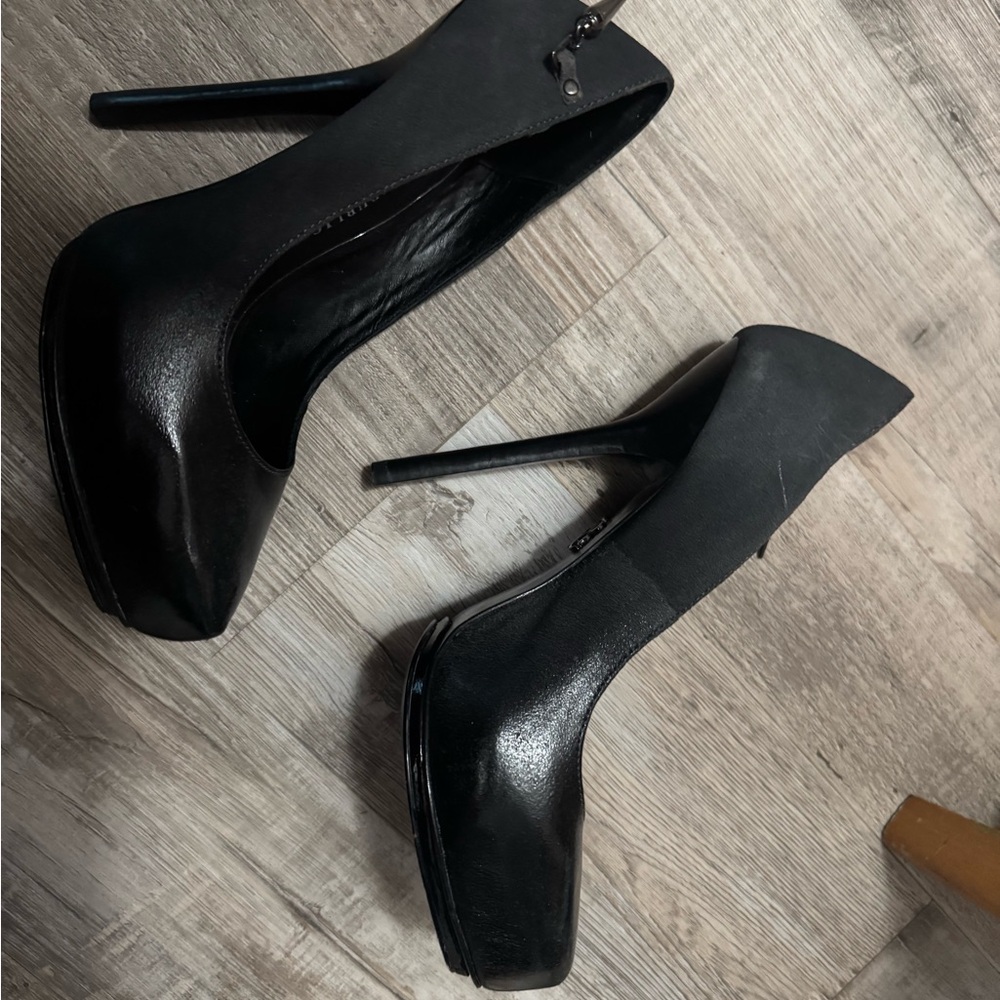 Rock & Republic leather Black Stiletto Heels